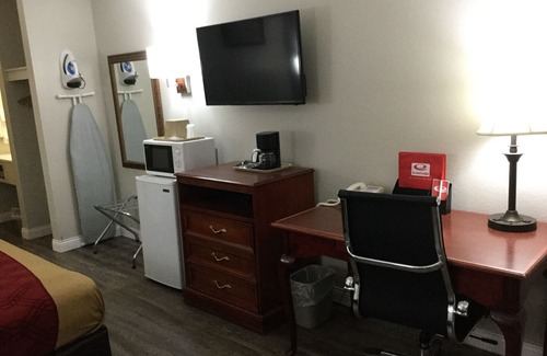 West Lincoln Hotel | Econo Lodge Lincoln