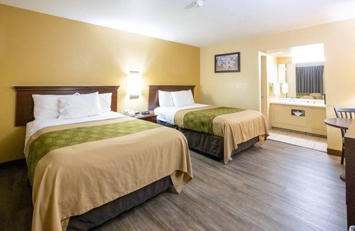 McAlester Hotel | Econo Lodge McAlester