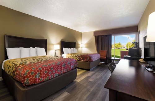 Perry Hotel | Econo Lodge - Perry National Fair Ground Area