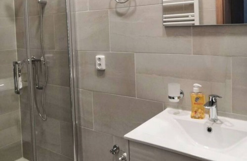 Rohansky ostrov Apartment | Economic group apartment with single beds