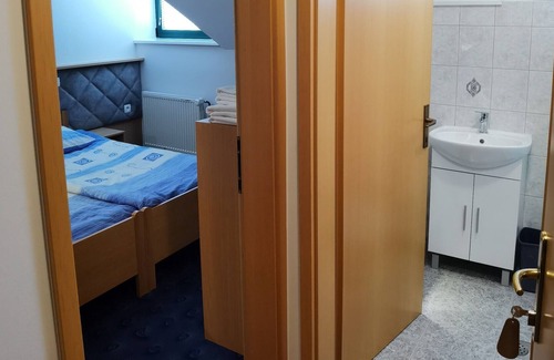 Gornji Grad House | Economy double or twin room 20