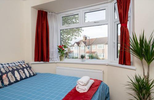 Greenwich Apartment | Economy Double Room G2 (Sandycroft Guest House)