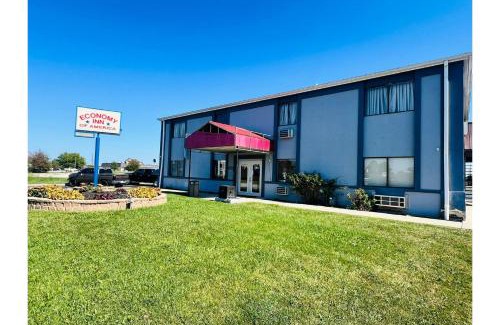 Merrillville Hotel | Economy Inn By Townhouse Merrillville US 30