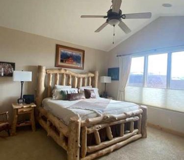 Eden House | Eden Home with Great Views All Season Retreat