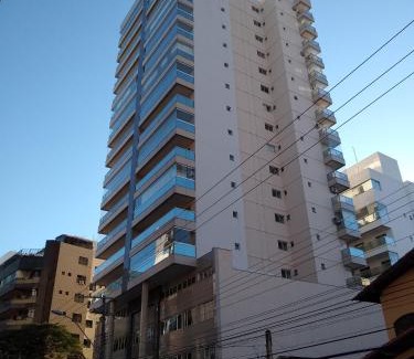 Praia do Morro Apartment | Edf Gil Nogueira - Praia do Morro - GUARAPARI - ES - Brasil - 4º Andar TELA Proteção - FRENTE Sol Manhã - 02 quartos com Split - WIFI - Varanda Gourmet com CHURRASQUEIRA - 02 elevadores - 01 Vaga - PISCINA - Sauna - Portaria 24 HRS - 50m da Praia do Morro