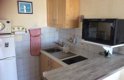 Damgan Apartment | Edge-mer, not overlooked, Ground Garden, Terrace. park. private, facing South, Comfort