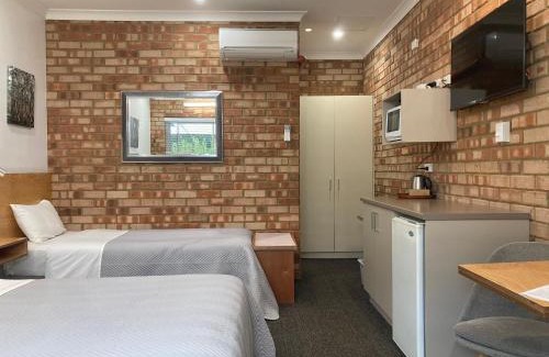 Margaret River Hotel | Edge Of The Forest Motel