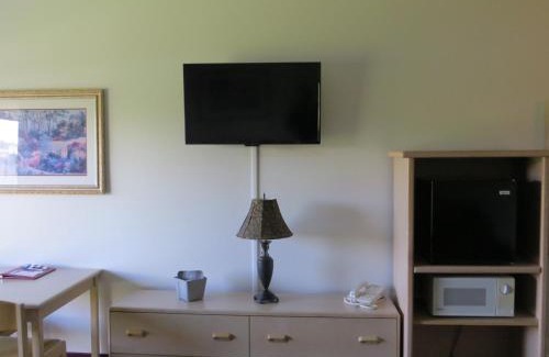 Coos Bay Hotel | Edgewater Inn and Suites, an Ascend Collection Hotel