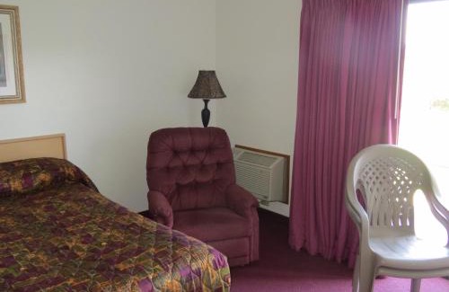 Coos Bay Hotel | Edgewater Inn and Suites, an Ascend Collection Hotel