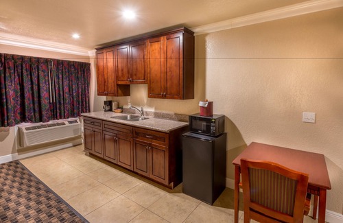 Reedley Hotel | Edgewater Inn Reedley