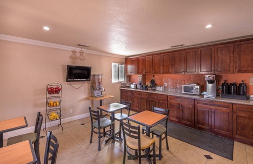 Reedley Hotel | Edgewater Inn Reedley