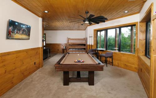 Chalet Village North House | Edgewood Retreat