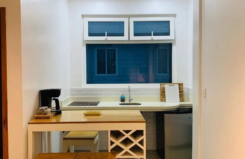 Barrio El Centro Hotel | Edificio La Esquina Cesar Mariscos