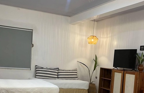 Barrio El Centro Hotel | Edificio La Esquina Cesar Mariscos