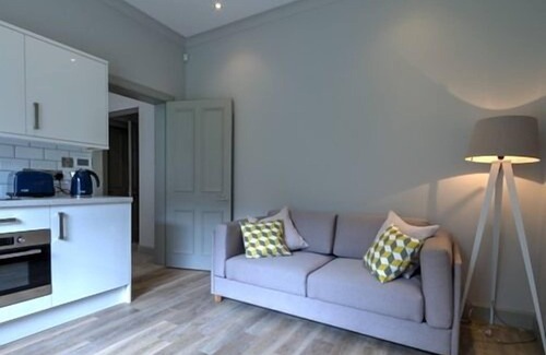 Old Town Apartment | Edinburgh Nine