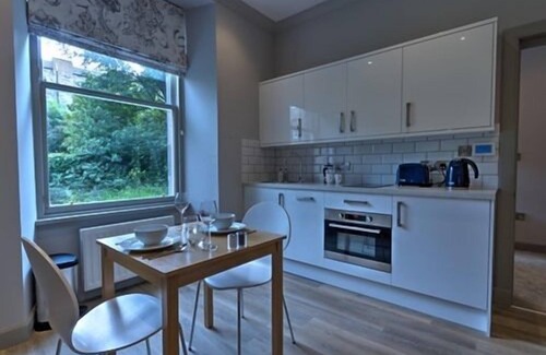 Old Town Apartment | Edinburgh Nine