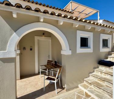 Almiros Beach Apartment | Edith's Beach House - Adults Only