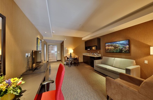 Southeast Edmonton Hotel | Edmonton Hotel and Convention Centre