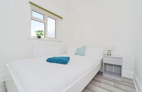 Charlton House | EEJs Stylish 3 Bedroom House - Greenwich