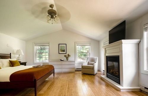 Egremont Apartment | Egremont Village Inn by AvantStay
