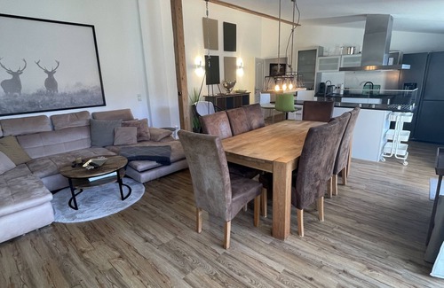 Loogh Apartment | Eifelsuiten: Traum Penthouse in Idyllischer Naturlage