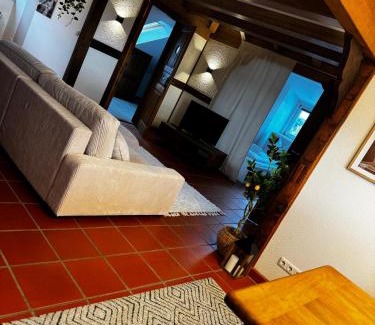 Region Hannover District Apartment | einfachHEIMISCH - Dachstübchen - DARTS - NETFLIX - BAR