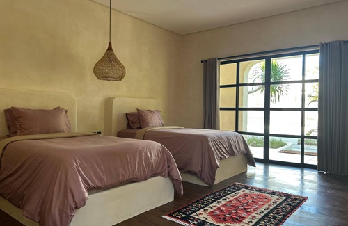 Mushroom Bay Hotel | El Campo Mushroom