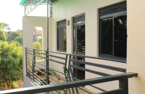 Entebbe Bed & Breakfast | EL-ELYON COUNTRYSIDE Hotel Bwebajja
