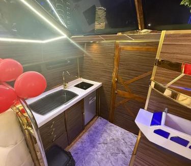 Madinat Zayed Boat Rental | El Mundo Baby