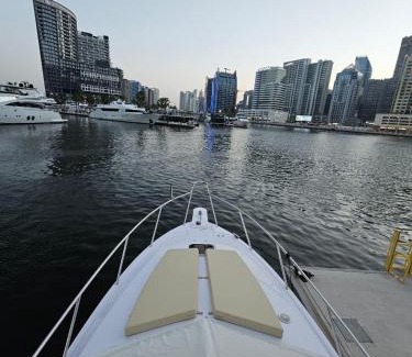Madinat Zayed Boat Rental | El Mundo Baby