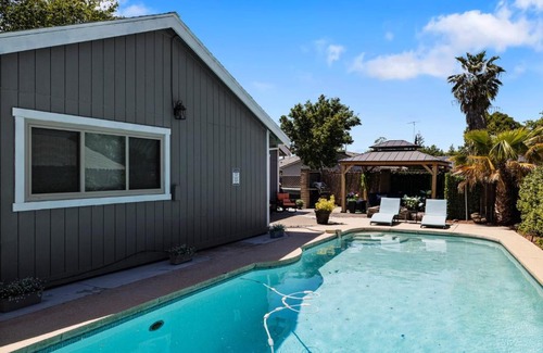 Sacramento House | El-Shaddai sweet home comfort
