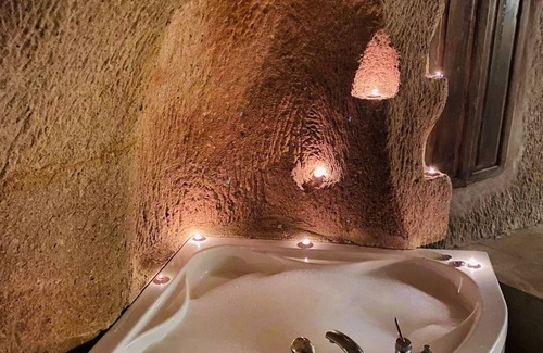 Ayvali Bed & Breakfast | Ela cave house