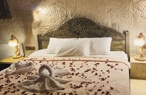 Ayvali Bed & Breakfast | Ela cave house