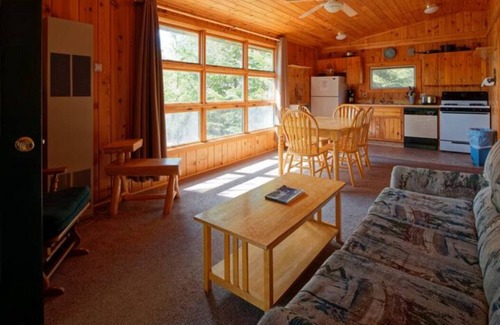 Orr Cabin | Elbow Lake Lodge: Crestview Cabin 3BR/1BA