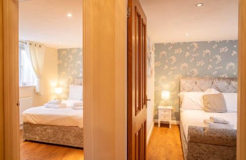 Wilberfoss House | Elckys Lodge - Hot Tub Retreat Near York