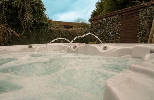 Wilberfoss House | Elckys Lodge - Hot Tub Retreat Near York