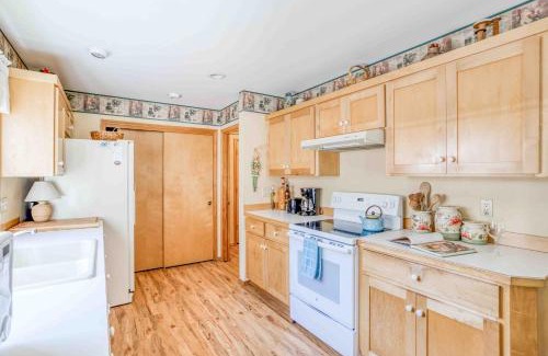 Manzanita House | Eleanor Edward Cottage by the Sea MCA 148 - Meredith Lodging