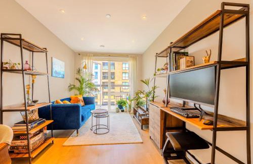 St. Dunstan's Apartment | Elegant 1BR Apartment, 5 Min Limehouse DLR Station