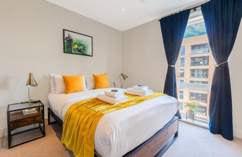 St. Dunstan's Apartment | Elegant 1BR Apartment, 5 Min Limehouse DLR Station