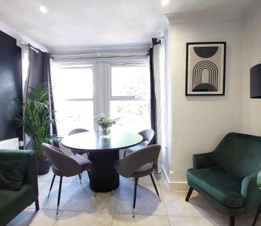 Dartford Apartment | Elegant 2 bedroom Flat in Dartford - Kent