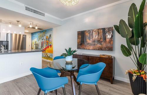 Coconut Grove Apartment | Elegant 2BR Condo at Hotel Arya Full Kitchen Wraparound Views 2 Parking Spots