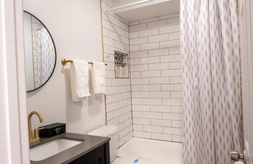 Trinidad Apartment | Elegant 2BR Near DC Sights & H Street