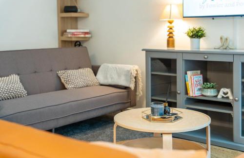 Roundhay House | Elegant 3 Bed With Sofa Bed Just 5 Mins To Roundhay Park