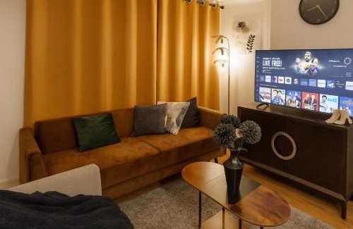 Sittingbourne Apartment | Elegant 3-Bedroom, Free parking, Garden, Pet Friendly, superfast Wi-Fi!