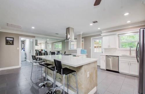 Garden Oaks House | Elegant 3BR 2BA - 10 min~Downtown & Galleria Houston