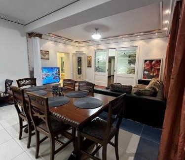 Kesklinn Apartment | Elegant 5 bedr apartment with sauna in the centre, near Viru and Old Town, with private parking