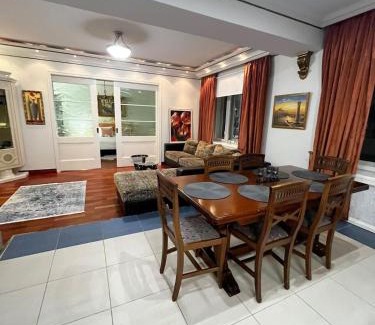 Kesklinn Apartment | Elegant 5 bedr apartment with sauna in the centre, near Viru and Old Town, with private parking
