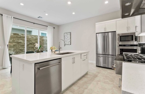 Lake Forest House | Elegant 5BR3B - Relaxing Patio｜Dedicated Workspace｜Pet-Friendly #41790