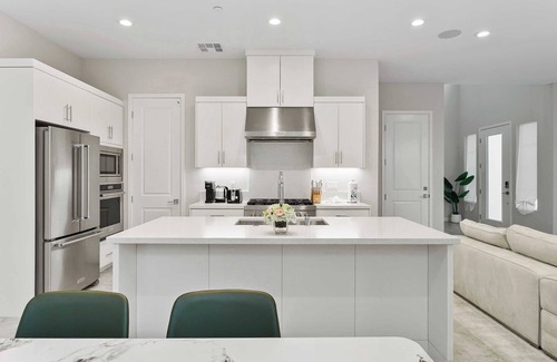 Lake Forest House | Elegant 5BR3B - Relaxing Patio｜Dedicated Workspace｜Pet-Friendly #41790