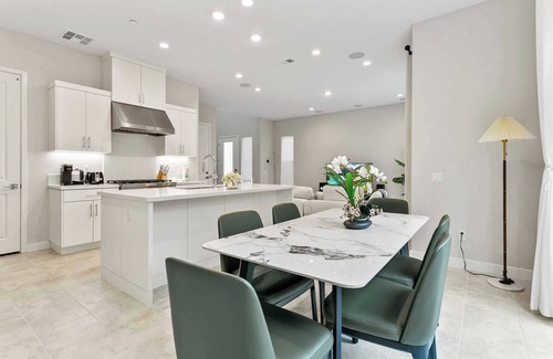 Lake Forest House | Elegant 5BR3B - Relaxing Patio｜Dedicated Workspace｜Pet-Friendly #41790